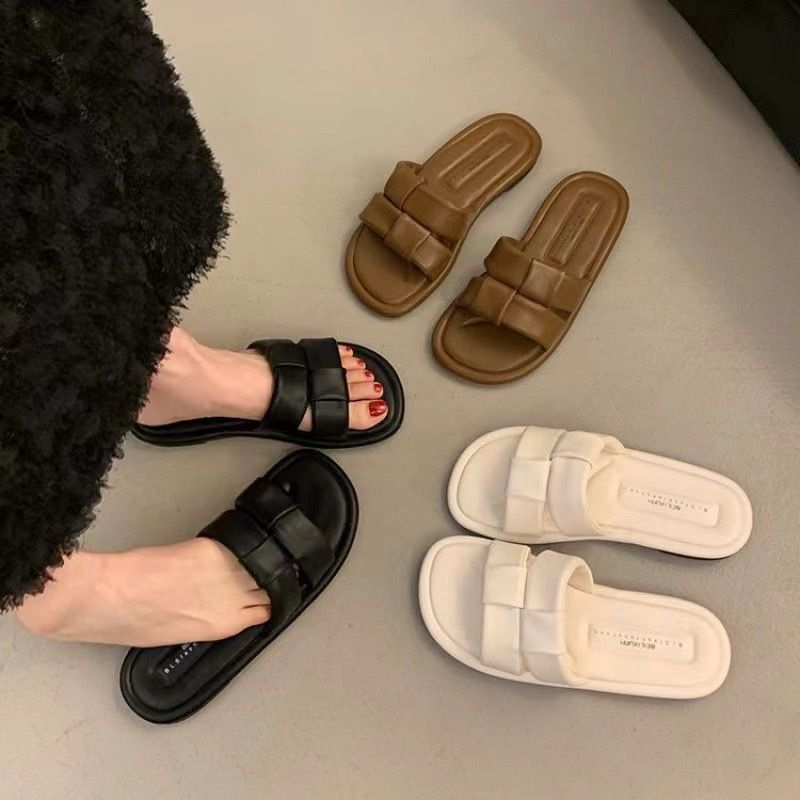 2025 new flat-bottomed sandals and slippers for outdoor wear high-class student soft-bottomed beach sandals and slippers women's summer wholesale