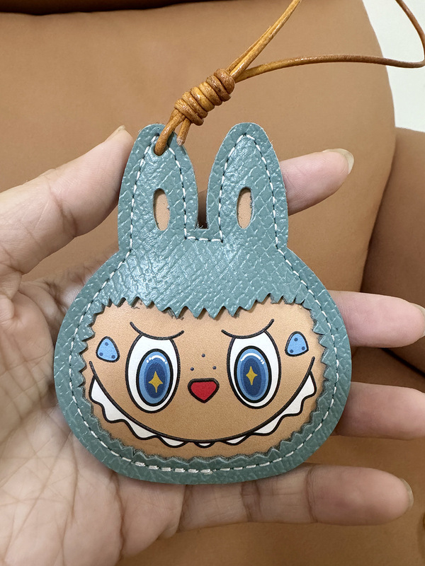 手作りのクリエイティブな本革製品、龍翔の革模様の布ペンダント、ギフト漫画のペンダント、かわいい装飾、カスタマイズ可能|undefined