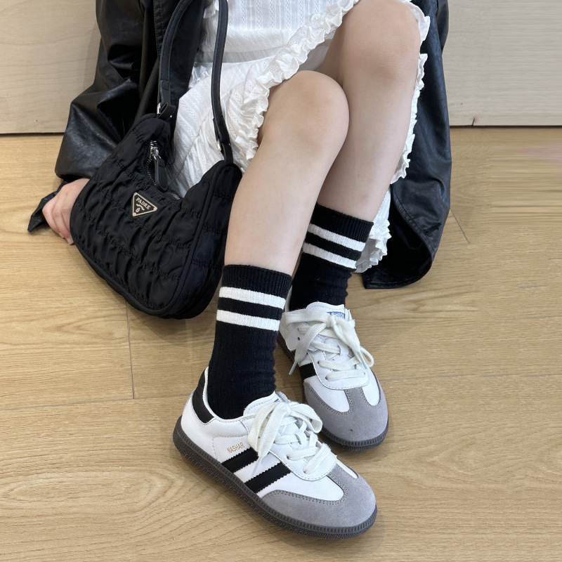 子供の黒と白の道徳訓練靴 2025 秋の新男の子スニーカー韓国スタイルのシンプルで多用途の女の子カジュアルシューズ|undefined