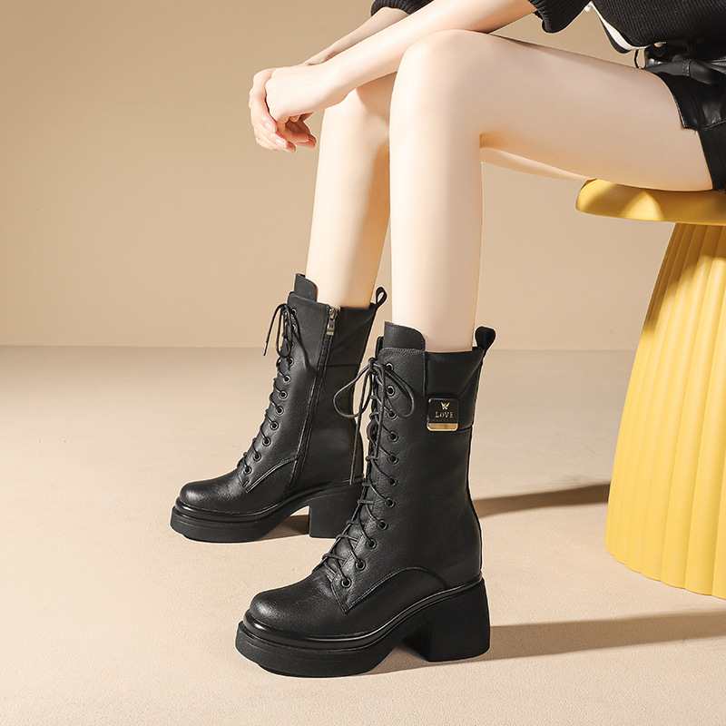 Boot nữ cổ thấp dây buộc mũi tròn đế dày gót 10 cm phong cách Anh quốc cổ điển — Nhung kaki đậm