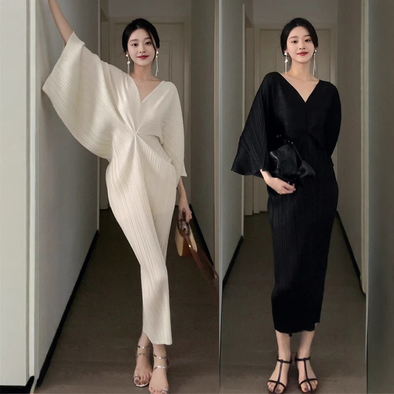 French V-neck dress Europe and the United States cross-border new pleated bat seven-sleeve temperament style kimono hip dress