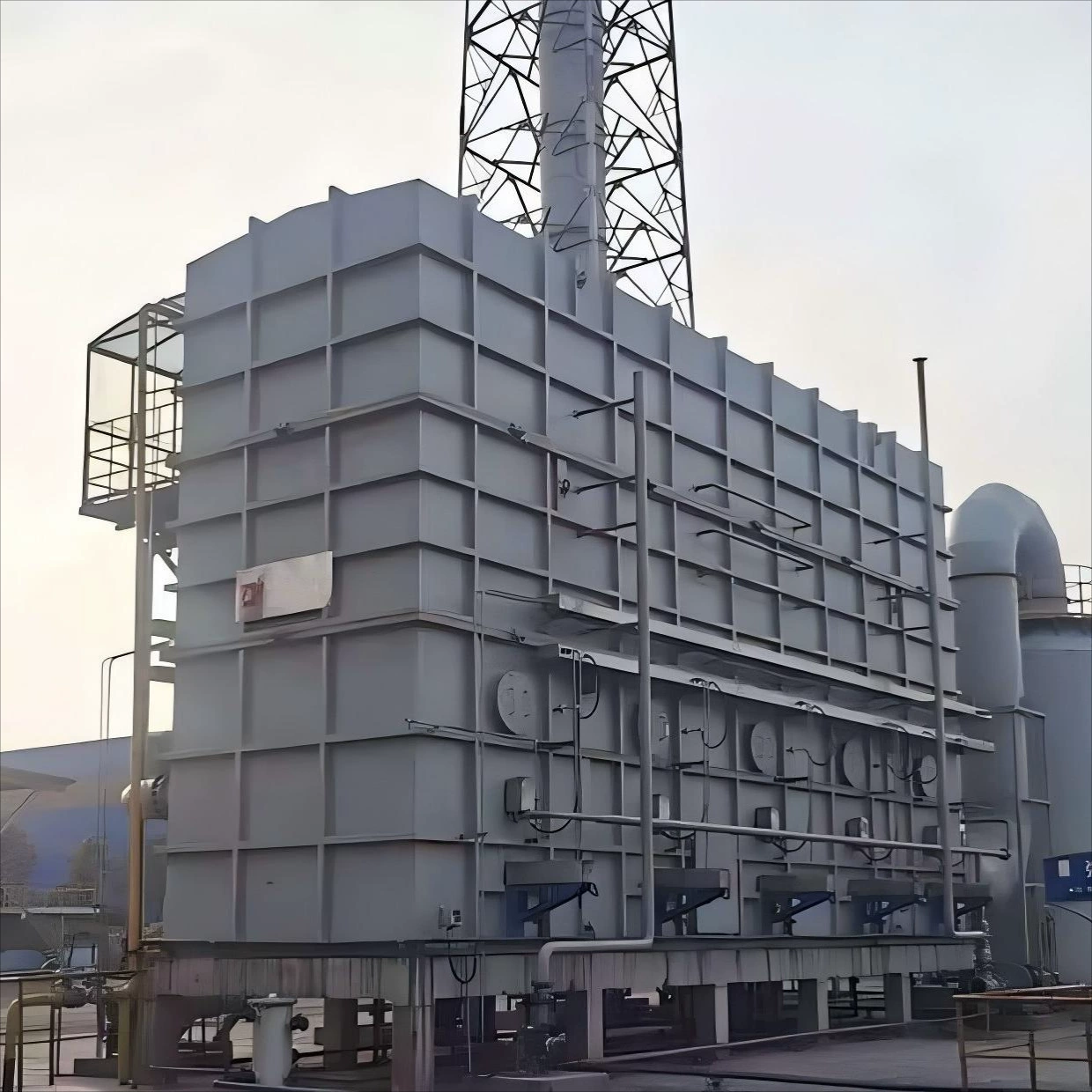 RTO теплоаккумулирующая окислительное оборудование для очистки органических выхлопных газов в основном используется в индустрии защиты окружающей среды