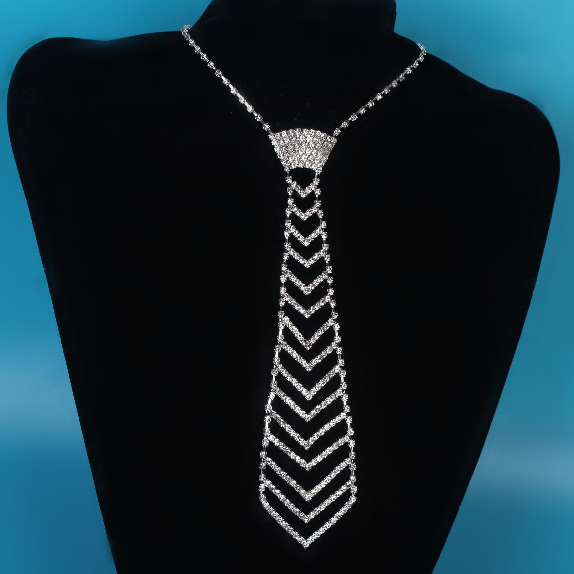 Fábrica recomendar al por mayor rhinestone corbata vestido de novia accesorios de la joyería de moda en forma de flecha hombres y mujeres corbata de moda