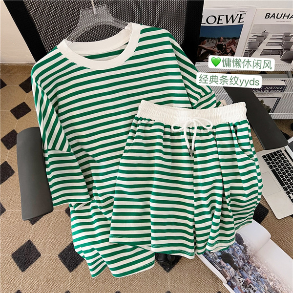 여성용 대학 스타일 스트라이프 캐주얼 스포츠 슈트 2026 여름 루즈핏 학생 반팔 티셔츠 반바지 투피스 세트 트렌디