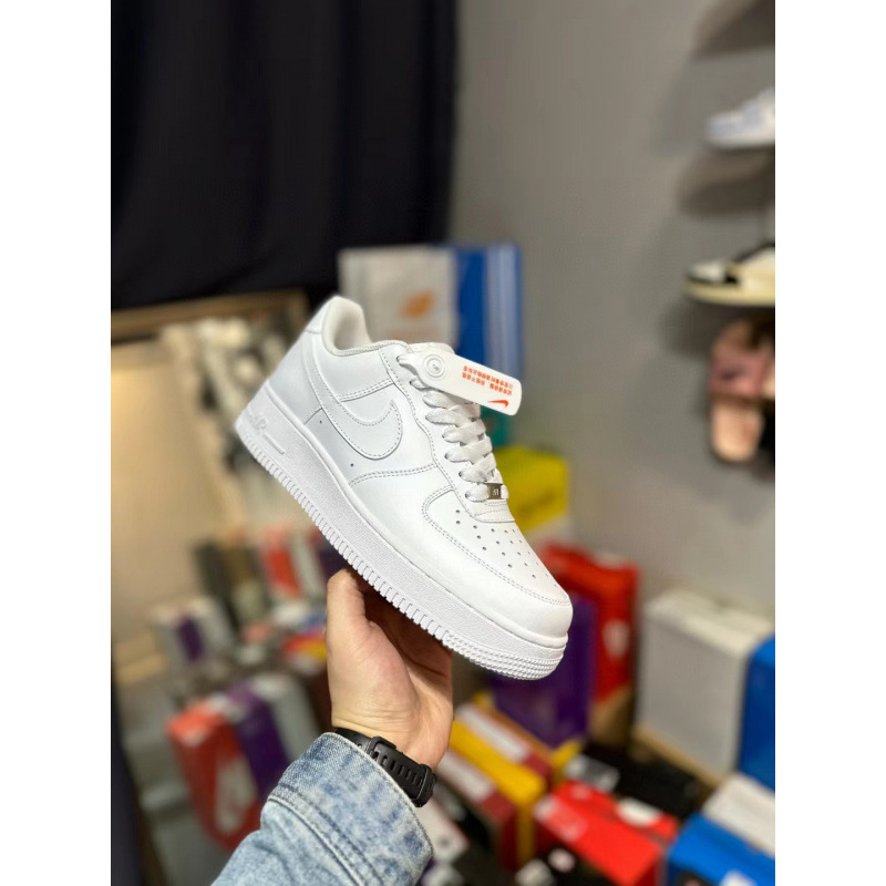 Air Force One de color blanco puro Piel de vaca de primera capa AF1 Black Warrior All White Classic Low Cuts Zapatillas deportivas de pareja