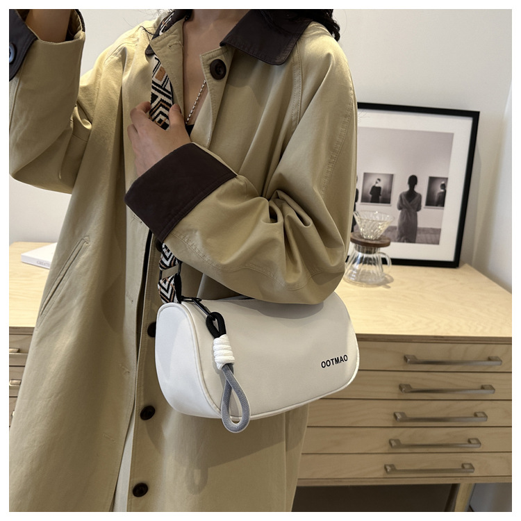 Canvas bag for women 2024 new autumn and winter versatile dumpling bag, casual and sporty wide-shoulder crossbody bag for women undefined