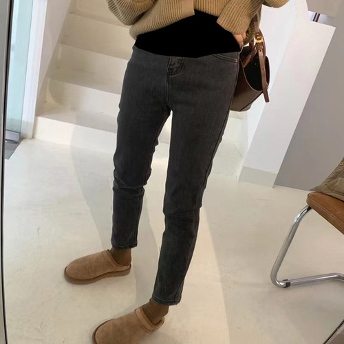 Yun 18 autumn and winter rock velvet maternity jeans cigarette pants small straight pants outer wear maternity wear 8639