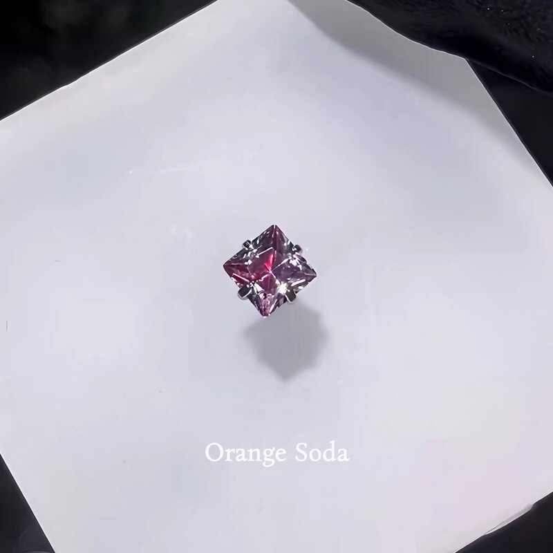 Orangesoda Blood-Colored Manor Square Titanium Alloy Internal Spiral Ear Bone Studs Flashing Cochlear Studs Japanese and Korean Style Ear Studs Orangesoda Blood-Colored Manor Square Titanium Alloy Internal Spiral Ear Bone Studs Flashing Cochlear Studs Japanese and Korean Style Ear Studs