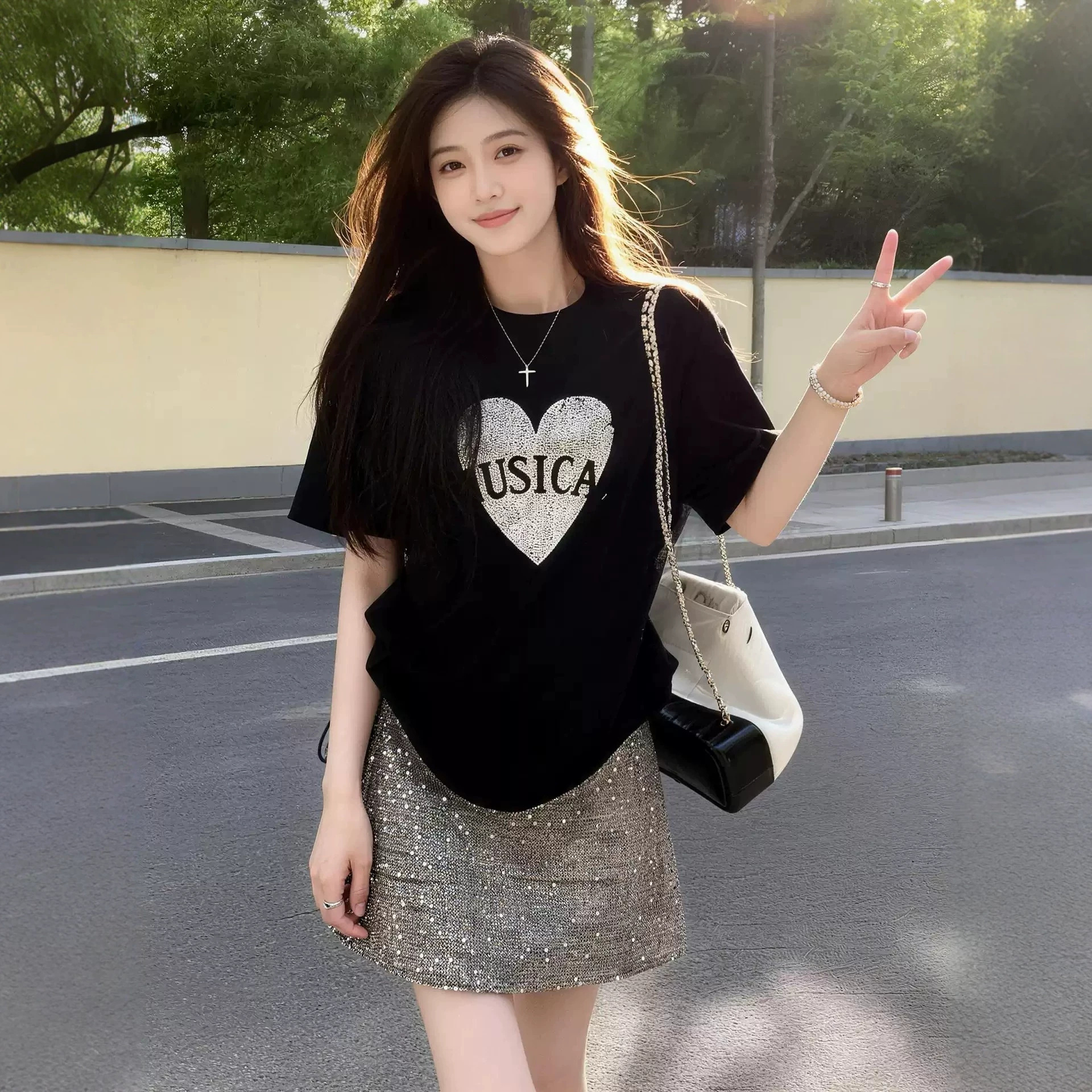 2026年夏季短袖T恤女爱心印花轻奢高级感时尚气质贵妇宽松显瘦潮