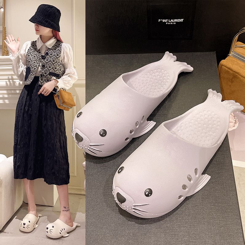 Cute Cartoon Seal Slippers for Female Students, Bathroom and Beach Closed-Toe Sandals Cute Cartoon Seal Slippers for Female Students, Bathroom and Beach Closed-Toe Sandals