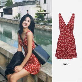 红色复古碎花吊带连衣裙女夏季新款茶系纯欲法式气质V领港风短裙
