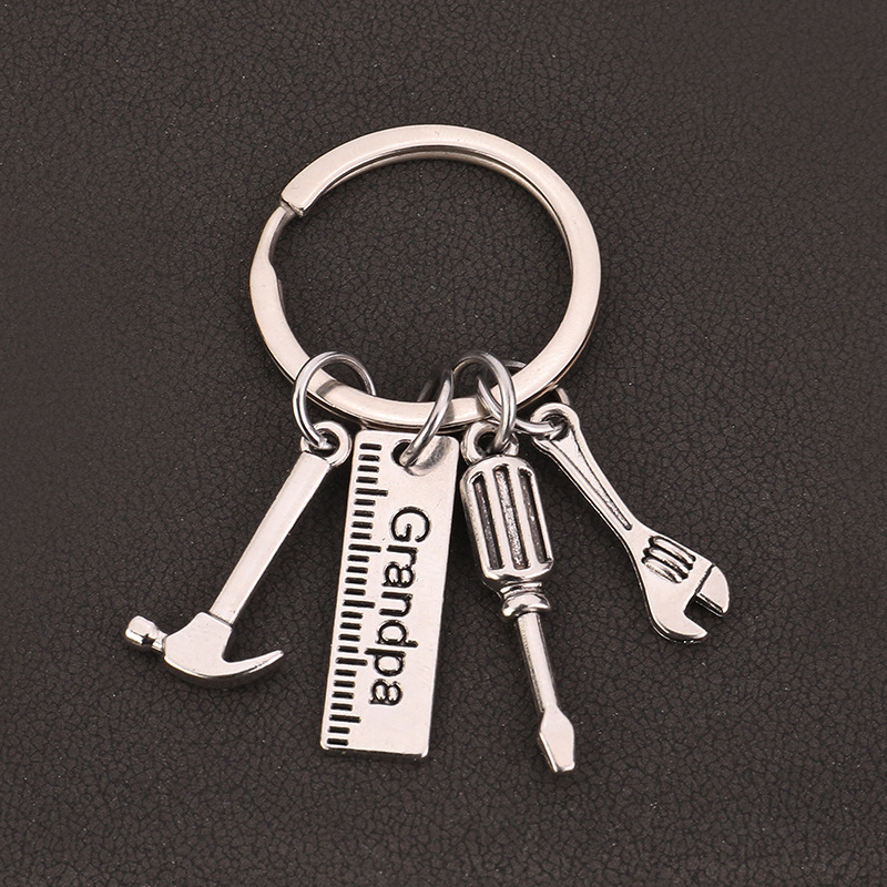 12g Weight Slip-on Clasp Closure Type Keychain Classification Simple Style Letter Ruler Wrench Zinc Alloy Father'S Day Men's Slip-on Keychain