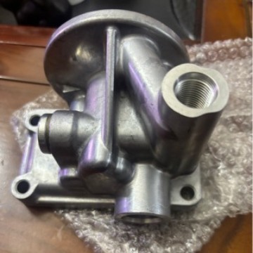 斗山大宇DH55 4JB1发动机机油格座子 挖机配件 挖掘机配件4JG1