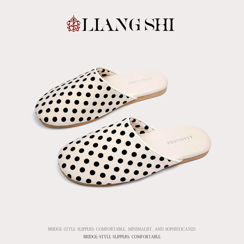 Liang's new spring product is a light luxury French retro polka dot closed-toe slipper for women, suitable for all seasons, non-slip for indoor home use