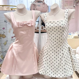 连衣裙;羽绒服;毛衣