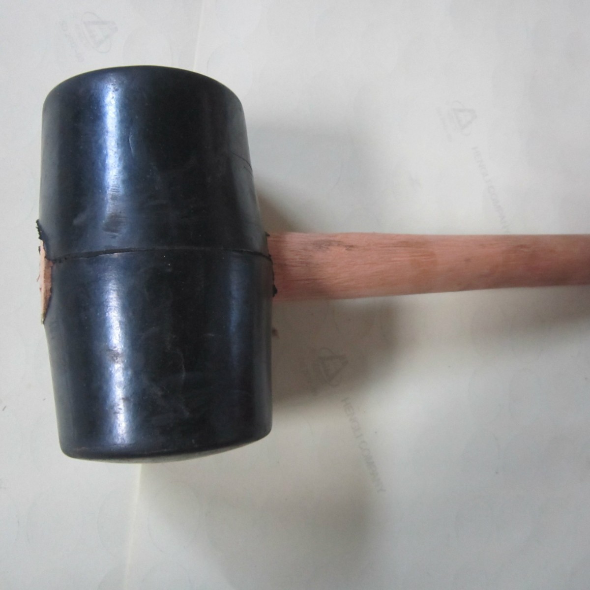 厂家直销黑色木柄橡胶皮锤 橡胶锤 瓷砖敲击缓冲锤 安装锤