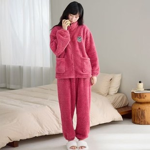 ɺ���q�����¿�˯��Ů���bС���I�ӽq�Ӻ�ů㼑��⴩�Ҿӷ�