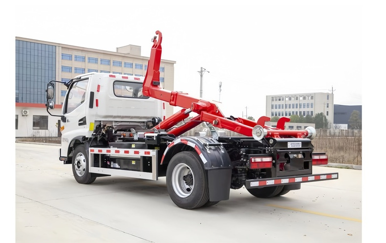 Blue license plate Dongfeng pure electric hook-lift garbage truck, detachable cargo box garbage truck, 2-8 cubic meters box capacity