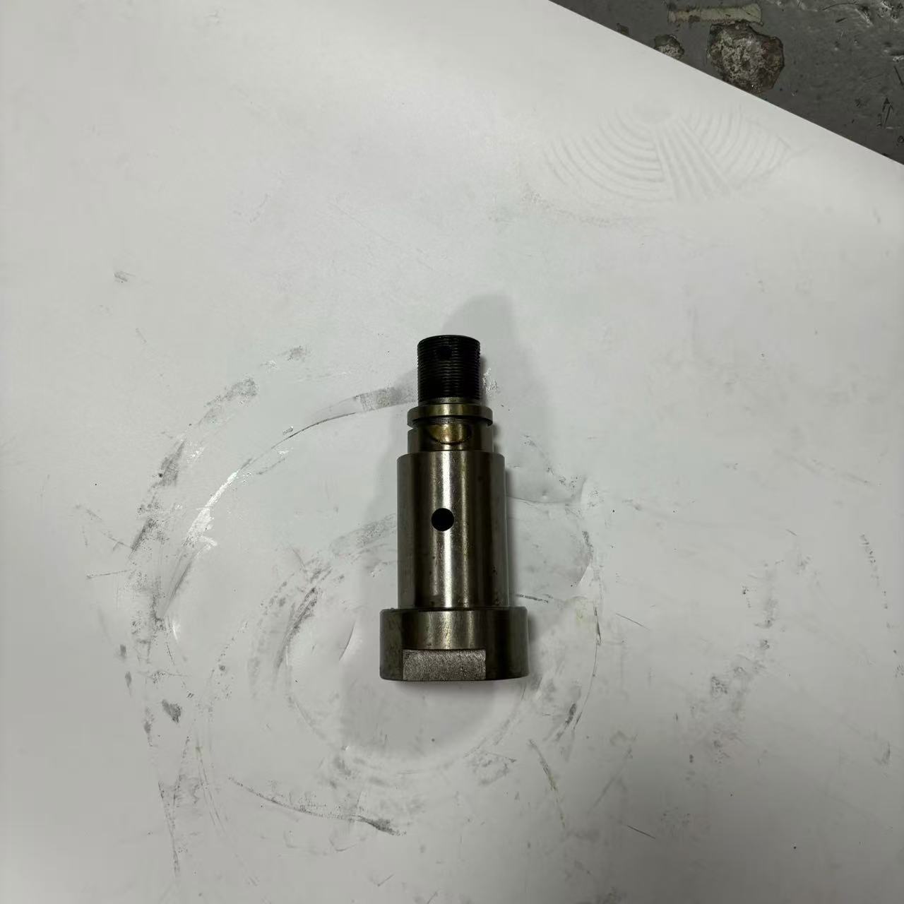 Heavy truck matching 153 2502Z33-506 idler shaft