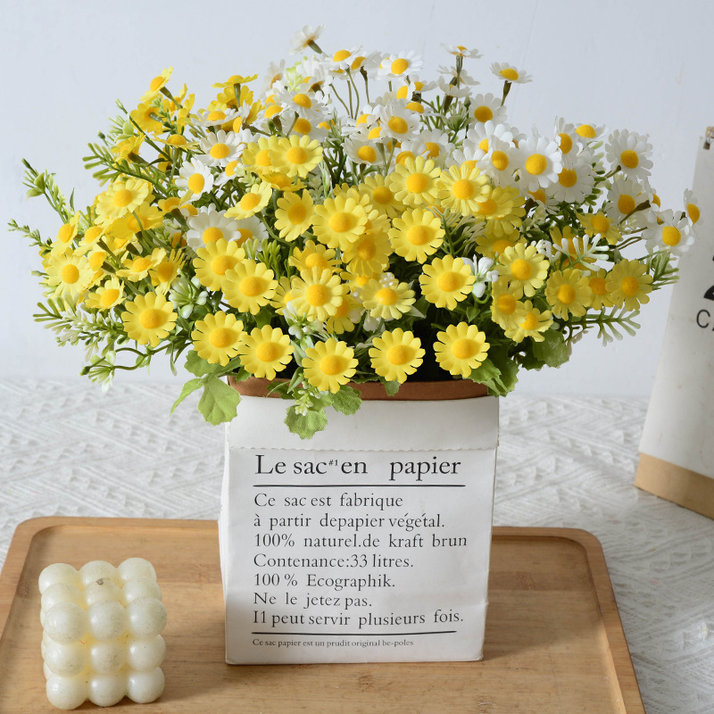 Flor artificial de manzanilla Mesa de comedor de estilo europeo Margarita flor artificial decoración del hogar pequeño crisantemo salvaje Flor de seda flor artificial al por mayor