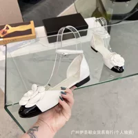 2024 новая классическая mountain camellia flat sandals on the side empty stitching leather fashion with round head with single shoes