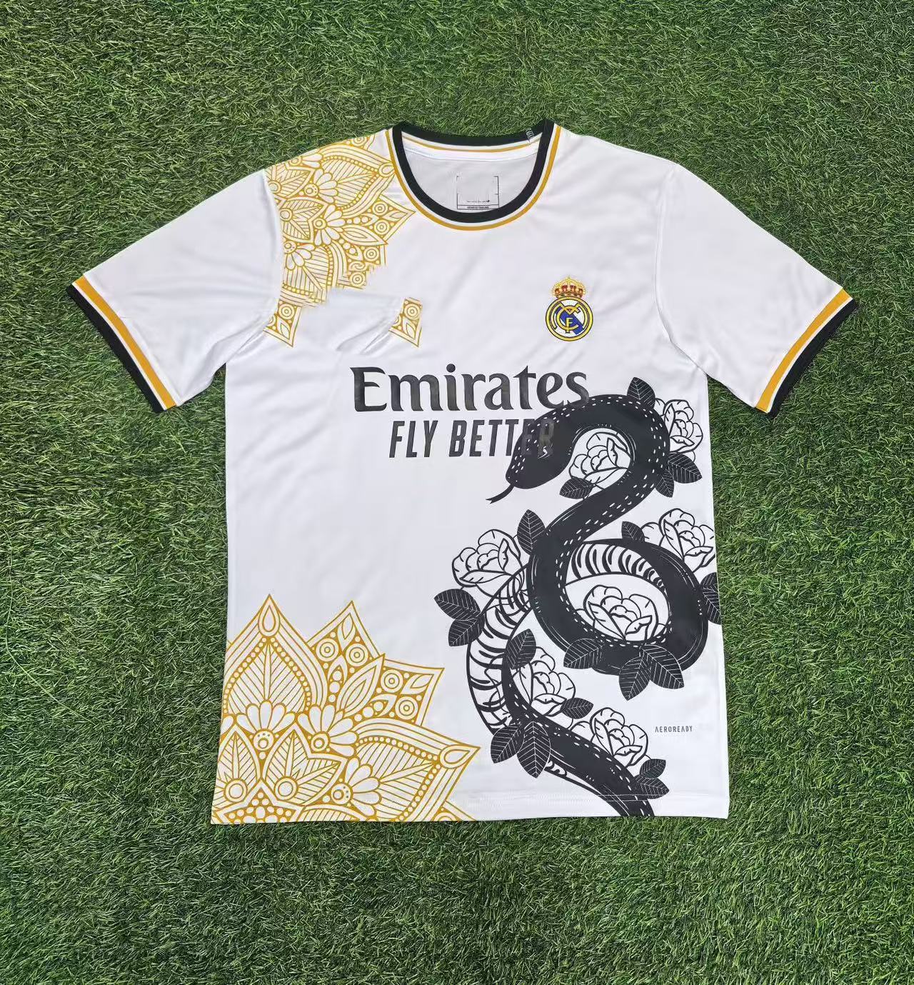 Una generación de uniformes de fútbol, nuevos uniformes de entrenamiento, camisetas, Italia AC, Barcelona, Real Madrid, Brasil, Japón, Ajax