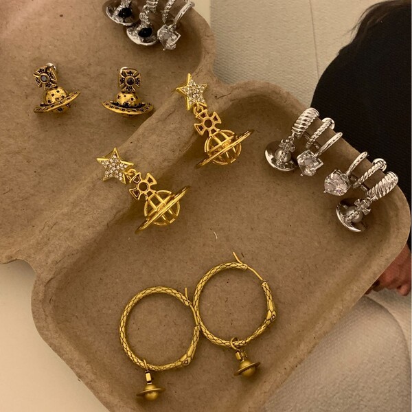 Retro golden earrings