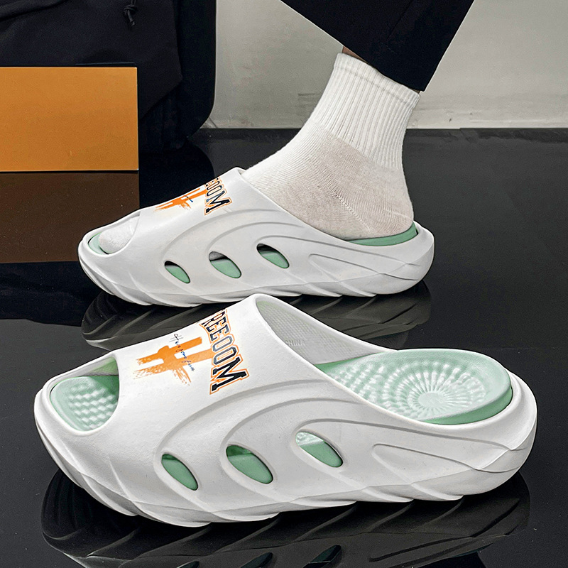 Sandalias para hombres, sensación de mierda, verano 2025, nueva moda antideslizante, zapatillas casuales, zapatos de playa de moda para hombres image 5