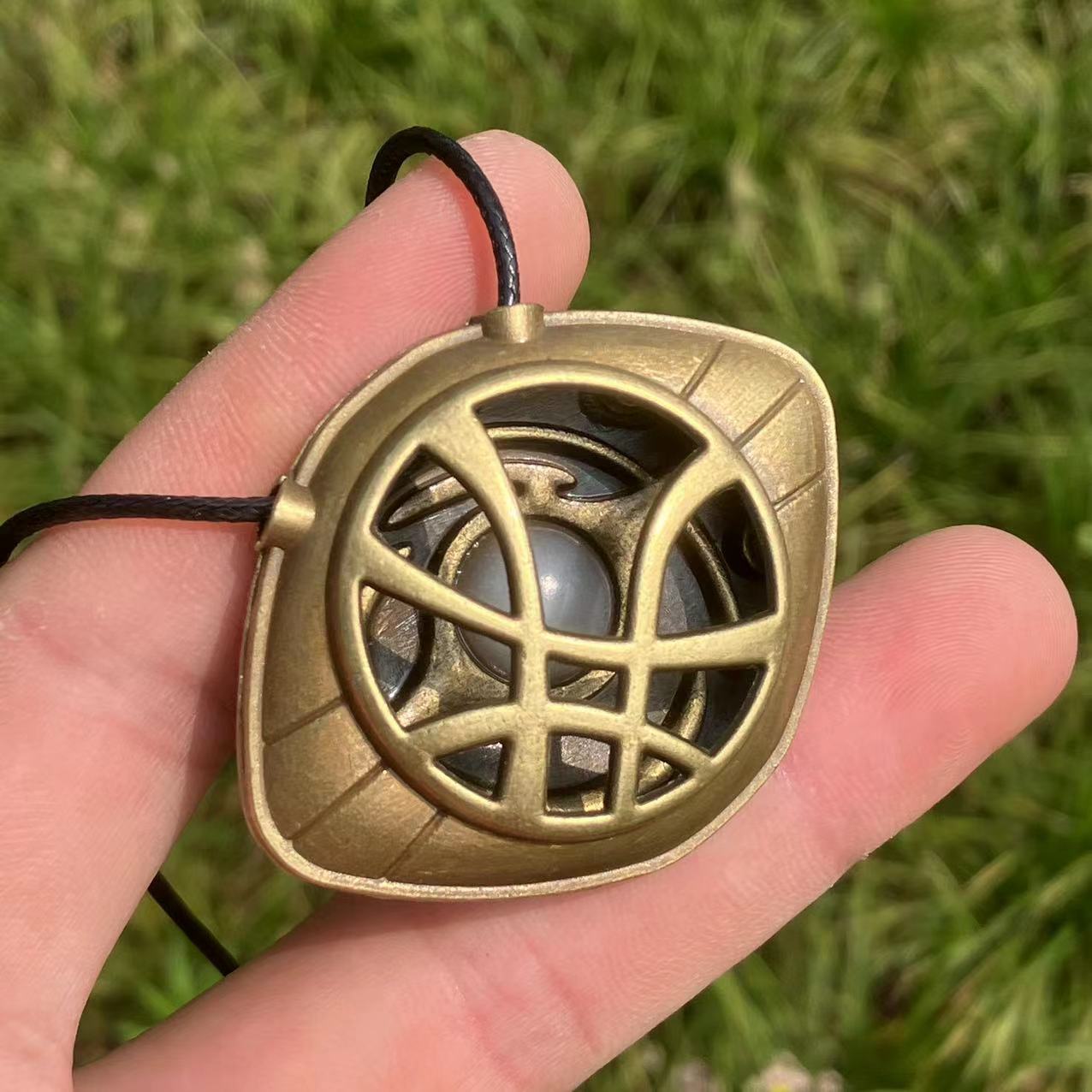 Hip-Hop Geometric Alloy Inlay Artificial Gemstones Unisex Necklace 1 Piece