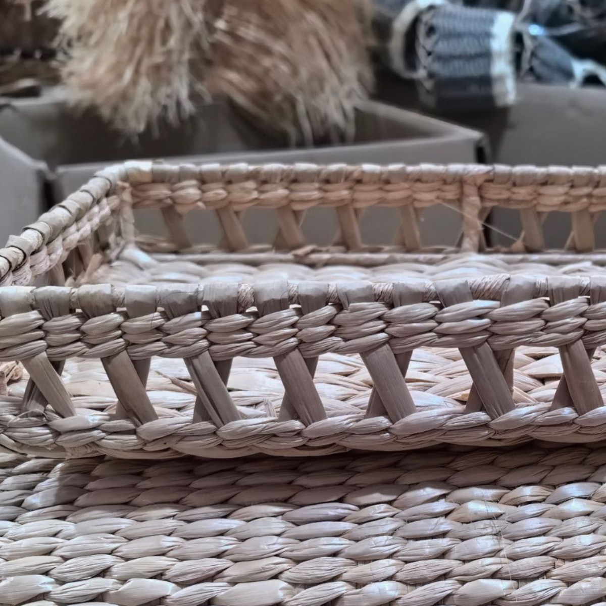 Artesanías de plantas tejidas a mano ronda sundries organizando cesta de almacenamiento estilo pastoral maquillaje paja tejida cesta de almacenamiento