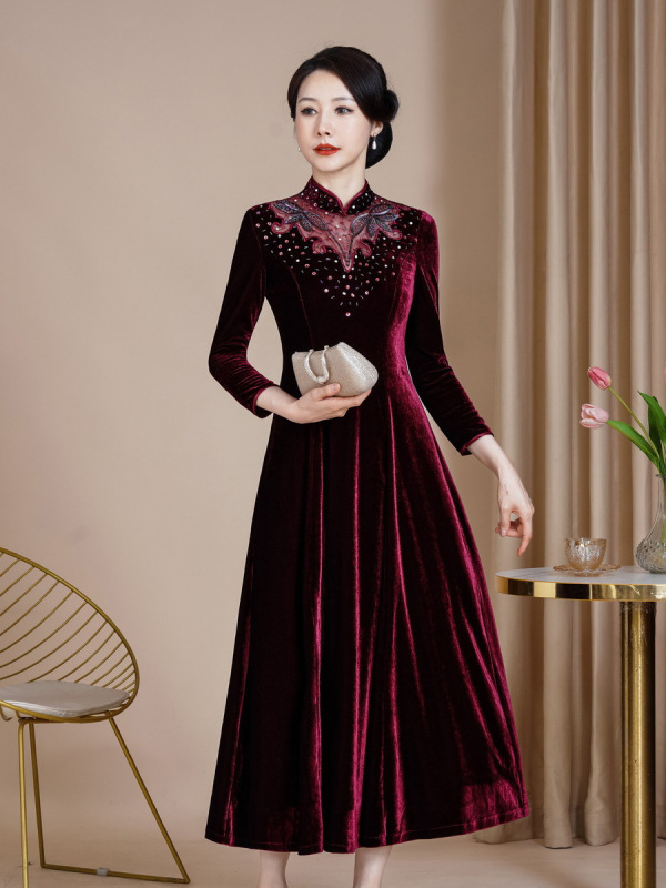 2024 New Style Large Hem Skirt, Improved Velvet Qipao Dress, Plus Size Wedding Banquet Dress for Mother-In-Law, Long Style New Model