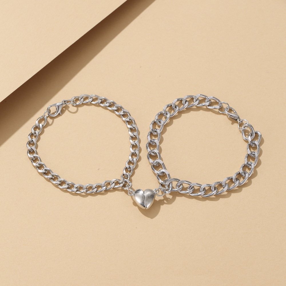 European And American New Personality Magnet Heart-shaped Bracelet Retro Round Couple Bracelets display picture 3