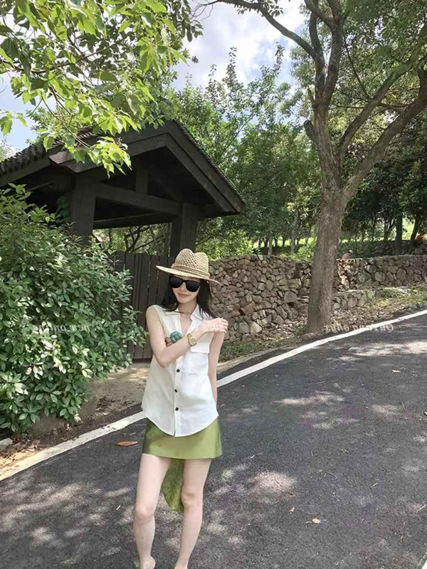 Ouyang Laoqianfeng リネンノースリーブシャツ女性の夏のデザインニッチレトロシャツベストトップ|undefined