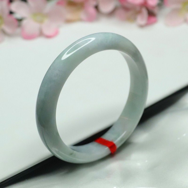 Vòng tay ngọc bích tự nhiên Miến Điện loại A cao cấp cho nữ màu xanh nhạt chi tiết 3