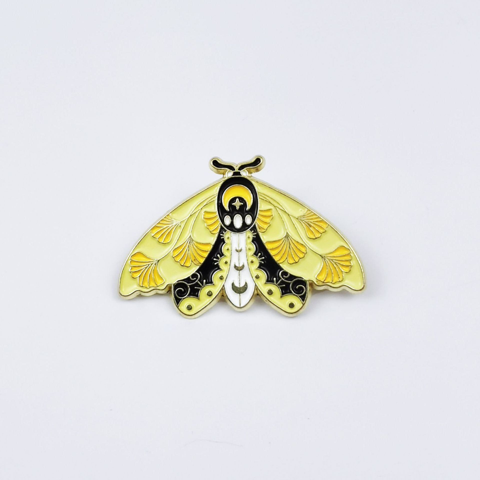 Broche de mariposa de dibujos animados, de aleación esmaltada, con forma de insecto, para ropa, insignia, accesorios transfronterizos