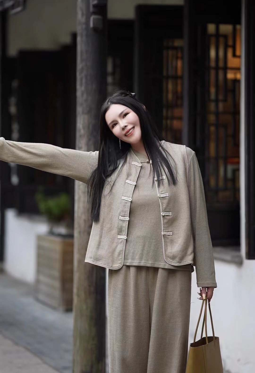 2025 nuevo estilo de otoño estilo nacional de color sólido nuevo estilo chino vertical collar botón de mujer chaleco chaleco corto