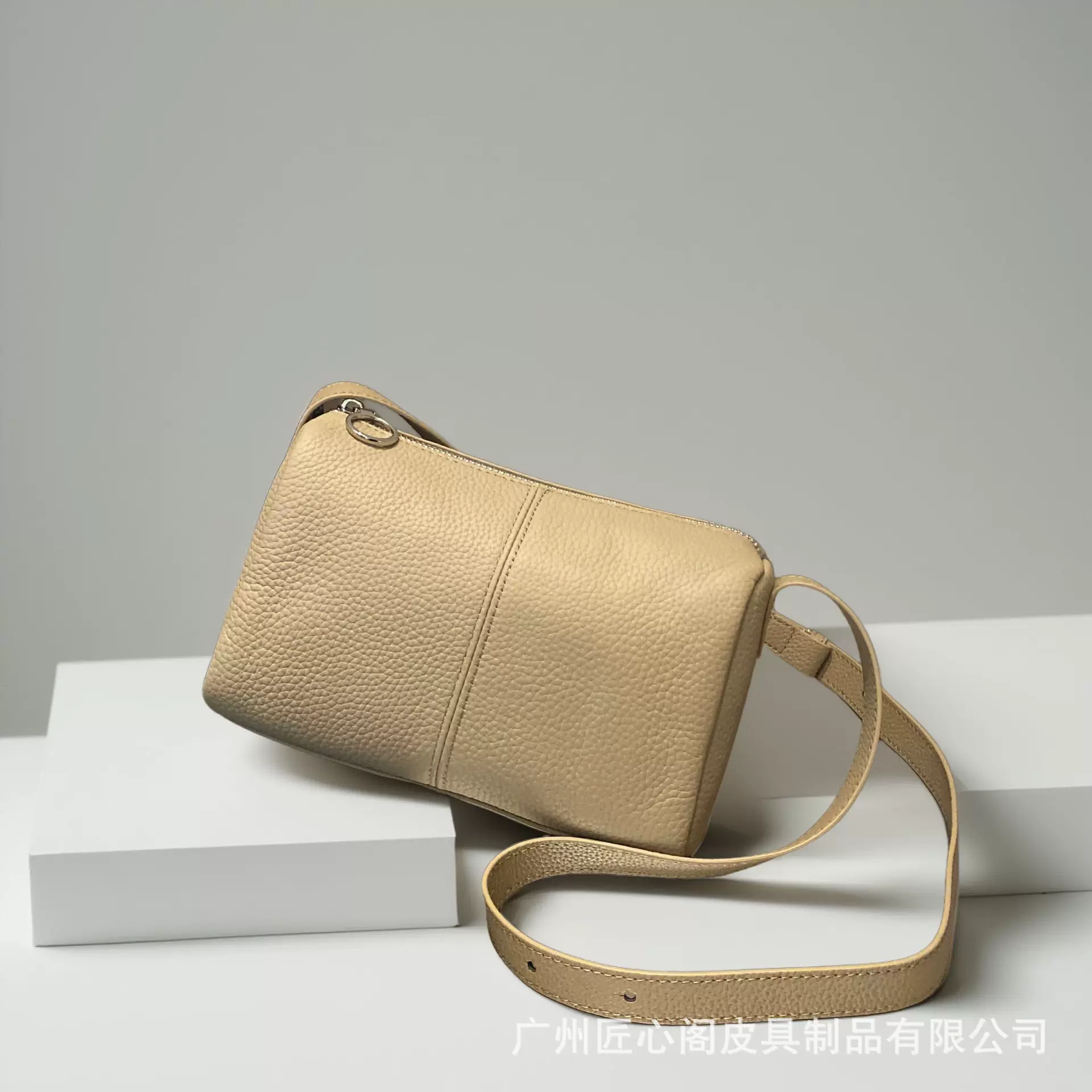 源头工厂现货吐司包女时尚白色小包包通勤腋下包单肩斜挎包枕头包