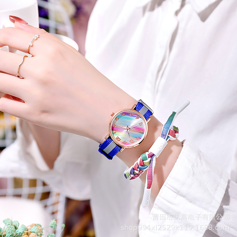 Nuevo colorido arco iris reloj de pulsera estudiantes pequeños exámenes frescos estudiantes de secundaria secundaria amigos niños relojes de cuarzo