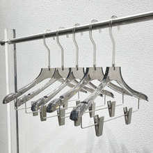 ���b�ꌣ�Á������¼�Ů�b��͸��һ�w���bѝ�A�������logoһ�w