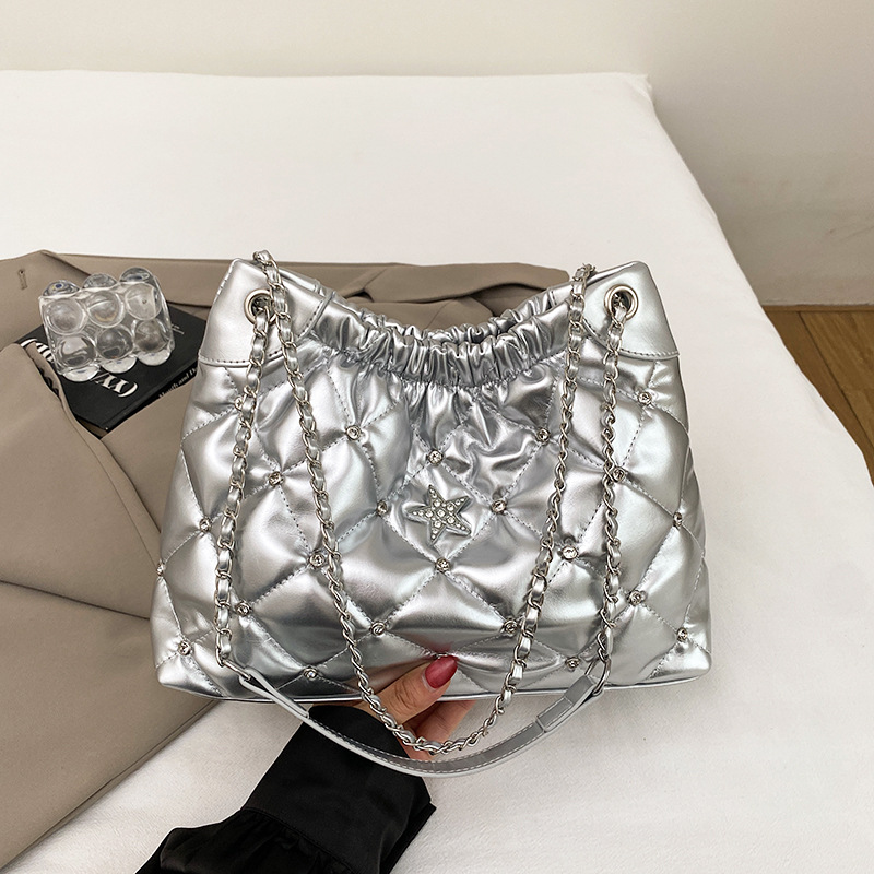 Bolso de hombro Tote de diamantes brillantes de moda para mujer 2025 nuevo bolso de axila de cadena de diamantes de gran capacidad bolso de mensajero casual
