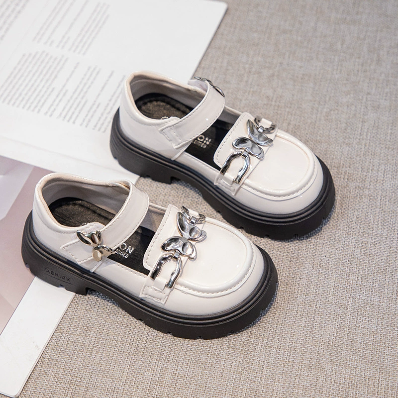 2025 новые детские кроссовки принцессы четыре сезона студенческие маленькие кожаные туфли весенние девочки белые туфли мягкие детские одиночные туфли