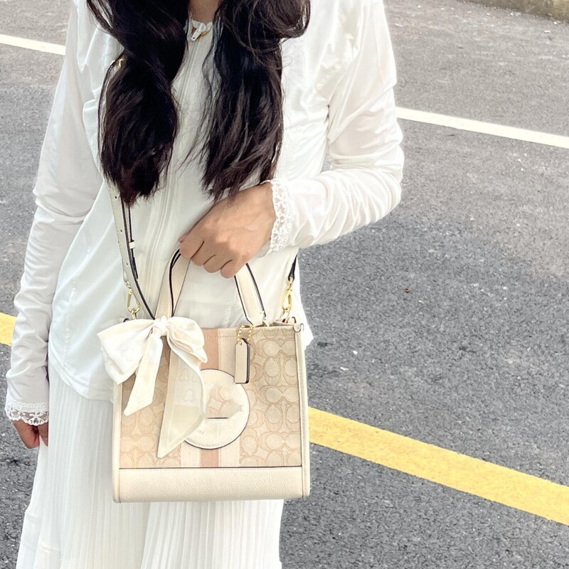 Koucijia Outlet New Satchel Shopping Bag Classic City22 Tote Bag Casual Work Clothing Single Shoulder Crossbody Bag for Women Koucijia Outlet New Satchel Shopping Bag Classic City22 Tote Bag Casual Work Clothing Single Shoulder Crossbody Bag for Women