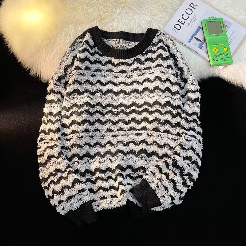 Suéter de hombre de manga larga camiseta de punto casual juvenil de otoño nuevo estilo de moda masculina suelta de cuello redondo chaqueta rayas de moda