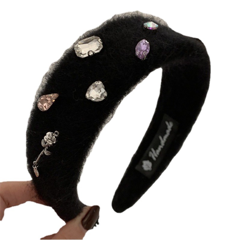 Corea del Sur rhinestone Rosa diadema de felpa Internet celebridad de alto grado de pelo de ala ancha presionando diadema Otoño e Invierno Paquete de pelo de moda en blanco y negro
