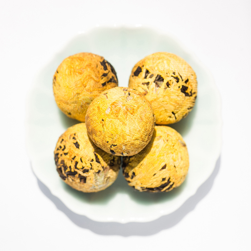 노란 국화 블랙 티 드래곤 볼