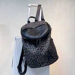 流行の女性カバンのリュックサックの新型キャンバスのヒョウ柄のリュックサックの個性的なバケツのリュックサックの大容量の旅行カバン