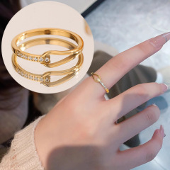 ウォータードロップ中空チタン鋼リング 18K ゴールド女性の色褪せないニッチデザイン幾何学的な多用途ダイヤモンドリングテールリング