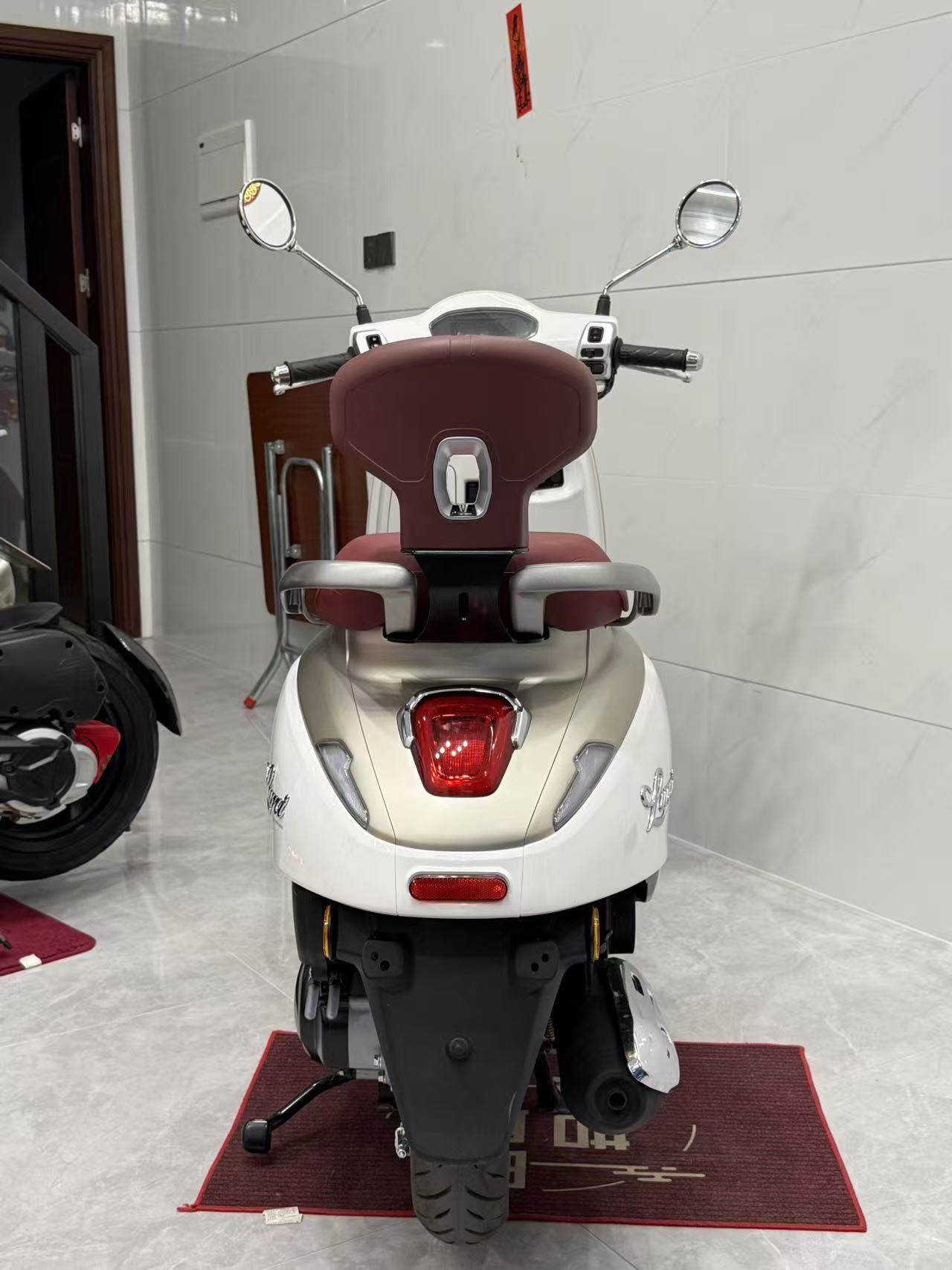 Suitable for Haojue Lumi125 Modified Rear Backrest, Rear Seat Lumbar Support, Passenger Backrest, Humpback Backrest, Cushion