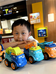 Children's disassembly and assembly toy engineering vehicle boy's hands-on assembly ability 2-4 years old 6 educational screwdriver detachable set