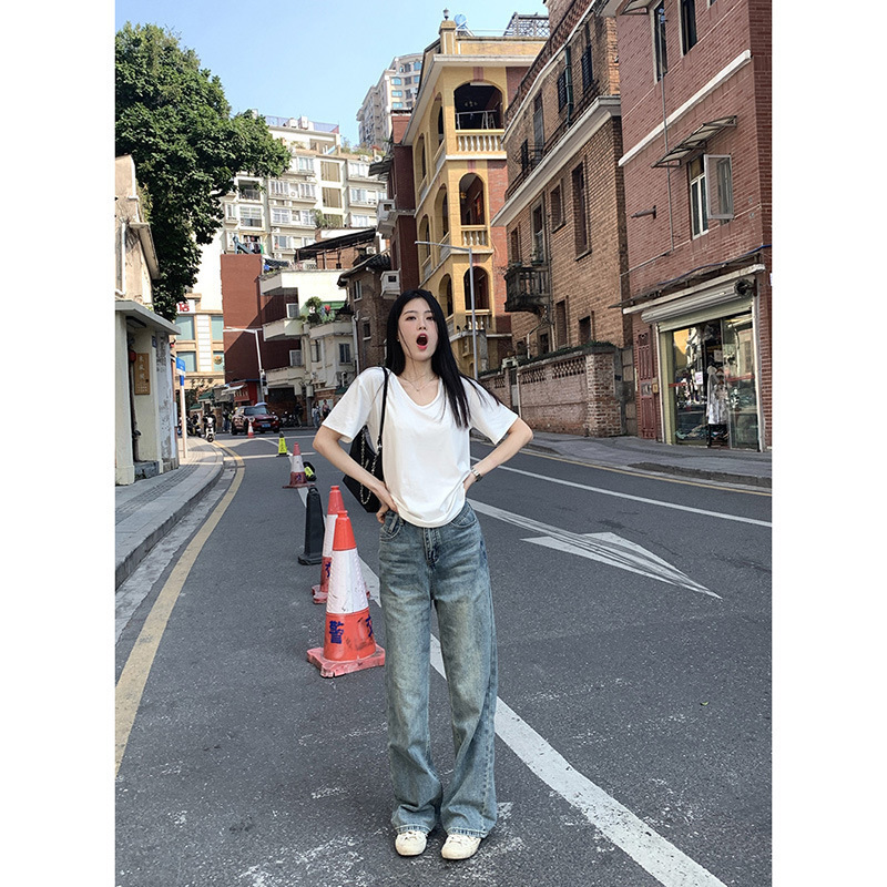 흰색 (약간 투명)